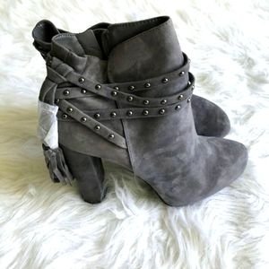 Jessica Simpson boots